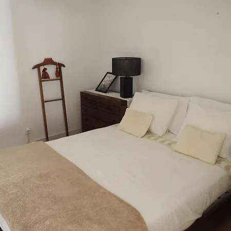 Typical Duplex In Bairro Alto דירה