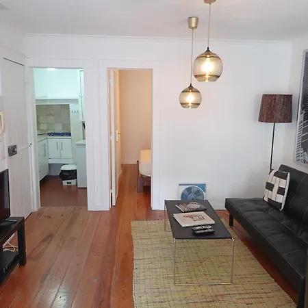 Typical Duplex In Bairro Alto 아파트 *
