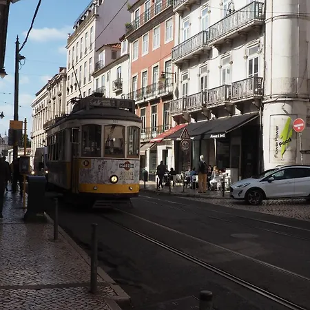 Typical Duplex In Bairro Alto 아파트 리스본